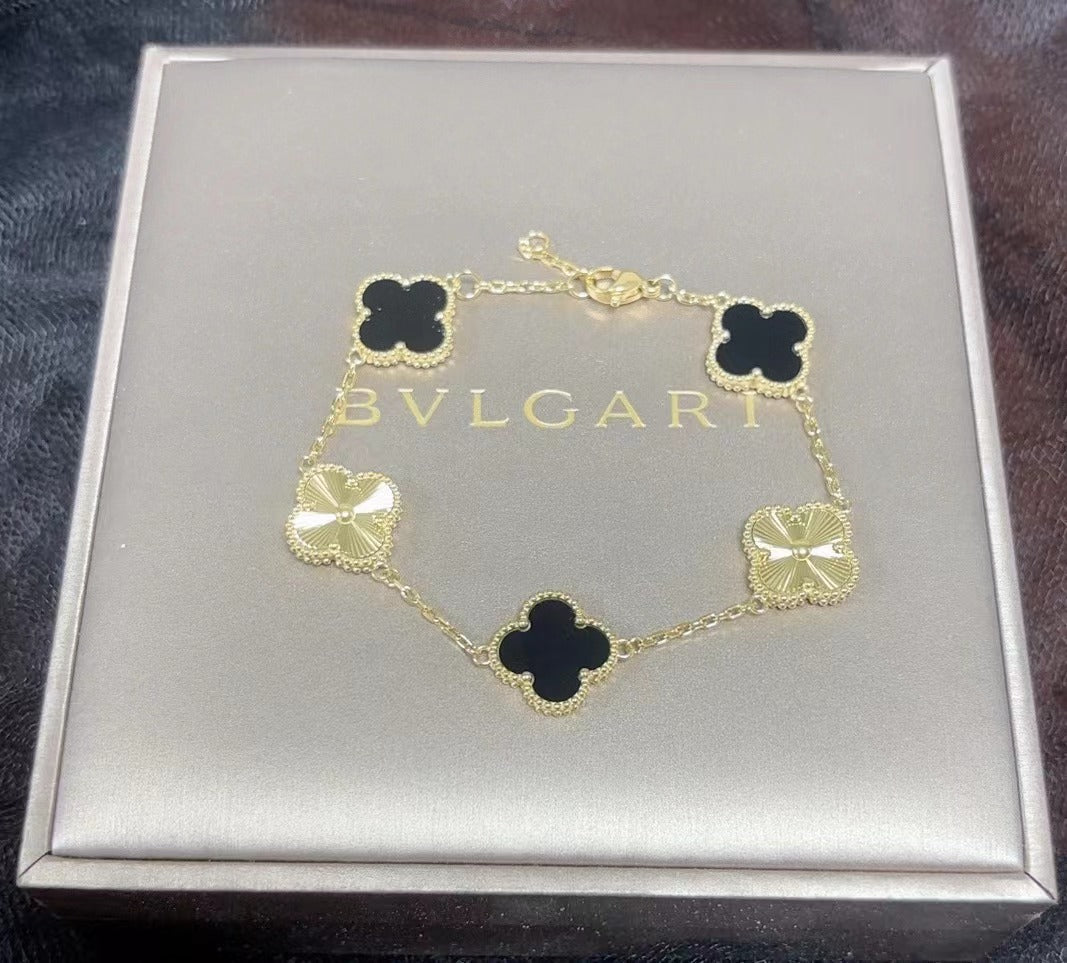 【2025 New】Set colier, cercei și brățară cu trifoi cu patru foi